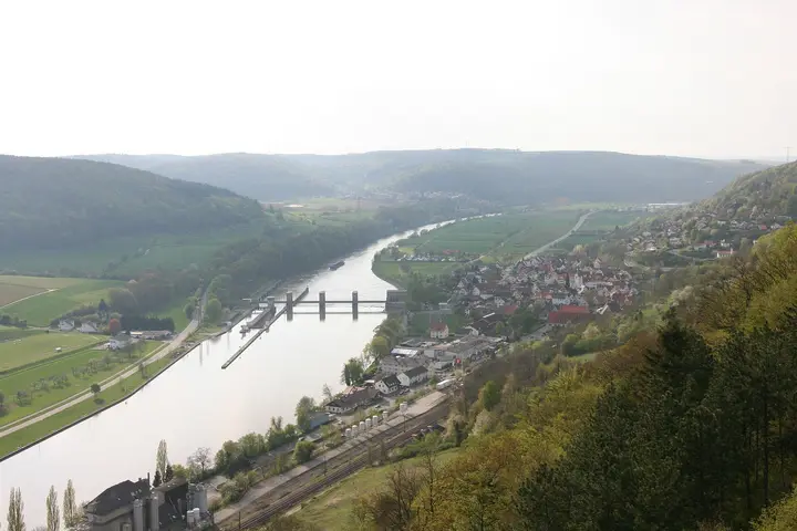 Neckarzimmern vom Bergfried der Burg Hornberg aus gesehen