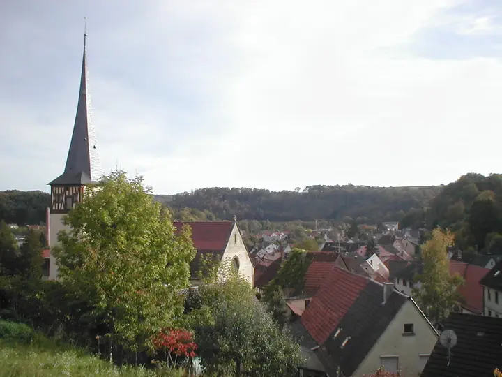 Blick vom Kirchberg über die Ortsmitte von Roigheim