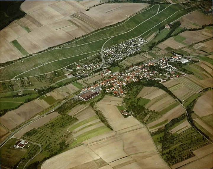 Luftbild von Weiler an der Zaber - Staatsarchiv Sigmaringen - Archivalieneinheit N 1/96 T 1 Nr. 853